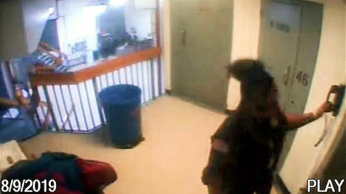 Federal Correctional Officer Googled Jeffrey Epstein Minutes Before Body Found, Received Thousands in Unexplained Cash Deposits