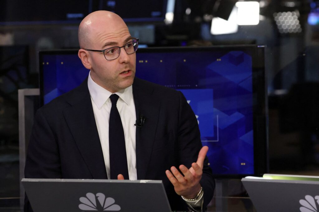 Federal Reserve Governor Stephen Miran Advocates Deeper Rate Cuts Amid Weakening Labor Market and Contained Inflation Concerns