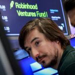 Robinhood’s Groundbreaking Venture Fund I Plunges 11% on NYSE Debut Amid Geopolitical Turmoil, Sparking Debate on Retail Access to Private Markets